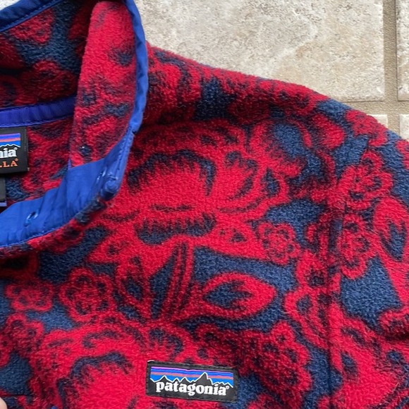 Patagonia Synchilla Snap T Lotus Flower Pullover in Barceloneta Red - Picture 12 of 16